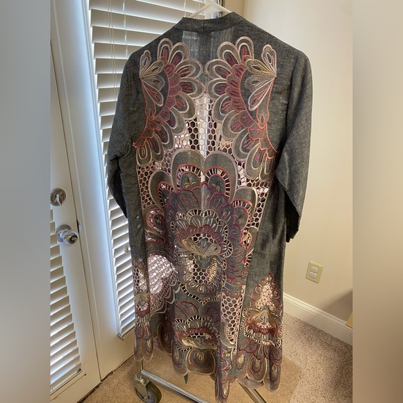 NWT Chico’s Scalloped Hem Kimono - Picture 3 of 4